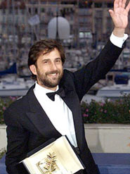 Nanni Moretti con la palma d'oro a Cannes