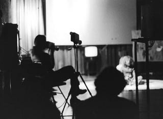 Lo spazio di The Kitchen durante una performance