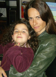 La regista Alina Mazzari assieme alla figlia Teresa