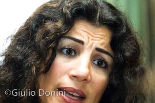 La poetessa e giornalista libanese Joumana Haddad