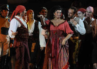 Una scena della Carmen andata in scena a erona alla stagione Areniana 2008
