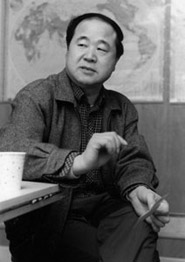 Mo Yan autore di Sorgo rosso e di L uomo che allevava i gatti editi da Einaudi