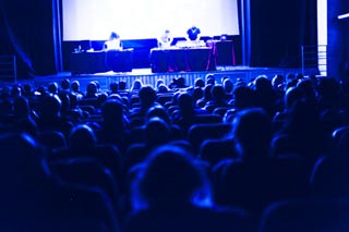 Performance dei port-royal a concludere la quarta edizione di Catodica, rassegna di videoarte organizzata da Fucine Mute e dal Gruppo 78 in collaborazione con Trieste Film Festival