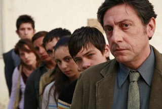 Castellitto assieme agli altri attori del film Tris di donne