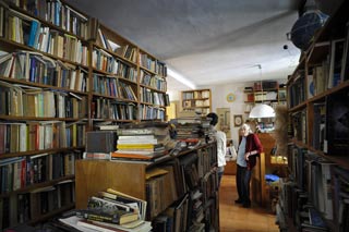 Margherita Hack intervistata nella sua casa triestina da Cristina Favento