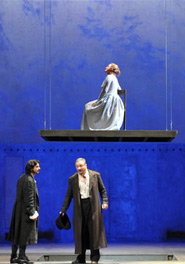 Luca Bastianello (Cristiano), Massimo Popolizio (Cyrano) e Viola Pornari (Rossana)