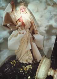 Madonna Bianca n.10 studio particolareggiato sul drappeggio e il barocco &mdash; Orlan