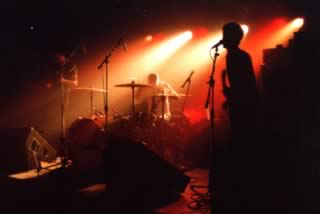 One Dimensional Man live: da sinistra Giulio Favreo (chitarra), Dario Perissutti (batteria), Pierpaolo Capovilla (basso, voce)