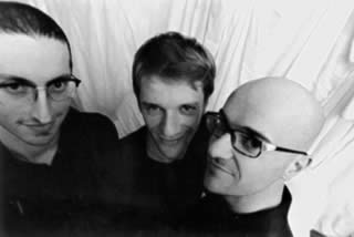 Giulio Favero (chitarra), Pierpaolo Capovilla (basso, voce), Dario Perissutti (batteria)