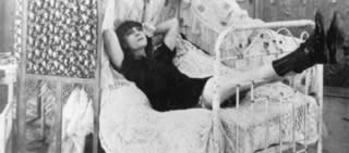 Asta Nielsen in ENGELEIN / DEN LILLE ENGEL / ANGIOLETTO / LITTLE ANGEL (D 1914) &mdash; Photograph credits: Le Giornate del Cinema Muto 2002