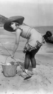 FUNNY LADIES: Louise Fazenda &mdash; Photograph credits: The Kobal Collection, Le Giornate del Cinema Muto 2002