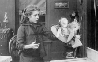 THE NEW YORK HAT (US 1912) di D.W. Griffith &mdash; Photograph credits: Le Giornate del Cinema Muto 2002