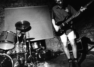 Massimo Pupillo (basso) e Jacopo Battaglia (batteria)