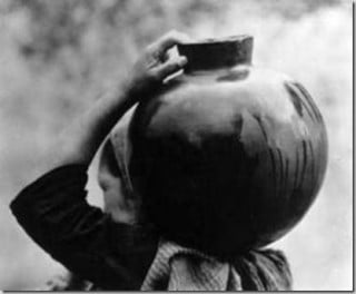 Tina Modotti, Donna che porta acqua, Messico 1928