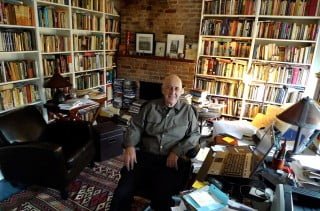 Phillip Lopate nella sua casa a New York | Photo: Liz Arnold