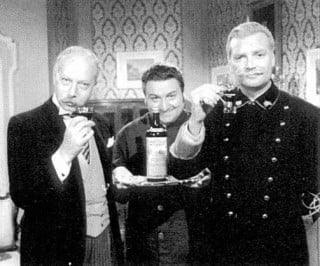 Il “dura minga” della China Martini, uno dei classici di Carosello, tratto dalle scenette radiofoniche con Vittorio De Sica e Umberto Melnati, sostituiti in tv da Ernesto Calindri (che si è poi dedicato al Cynar), e Franco Volpi.