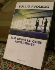 Copertina di Tre sono le cose misteriose