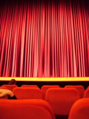 In attesa al FriedrichStadt Palast - Foto di Biggio