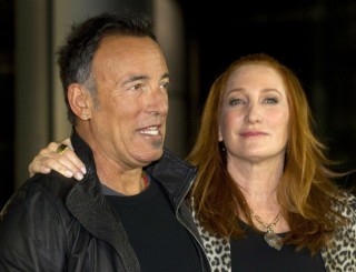 Patti Scialfa marca il territorio e non brilla per eleganza