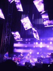 radiohead villa Manin 2012 - palco blu