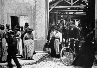 "La Sortie de l'usine Lumière à Lyon", 1895 "La Sortie de l'usine Lumière à Lyon", 1895