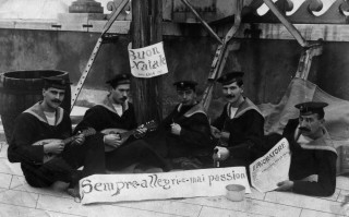 Due fronti, una città - un'immagine