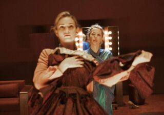 Eva contro Eva (una scena)